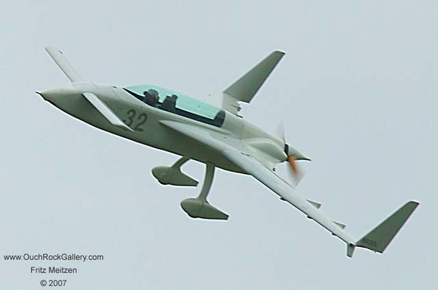 A4CW0324_RJ