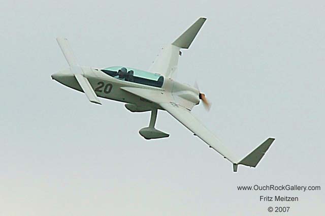 A4CW0381_RJ