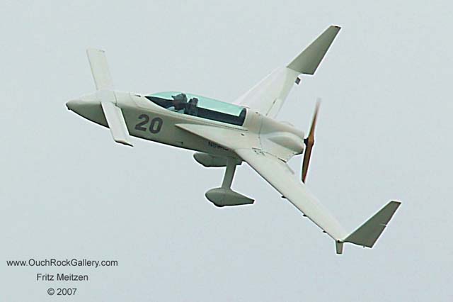 A4CW0383_RJ