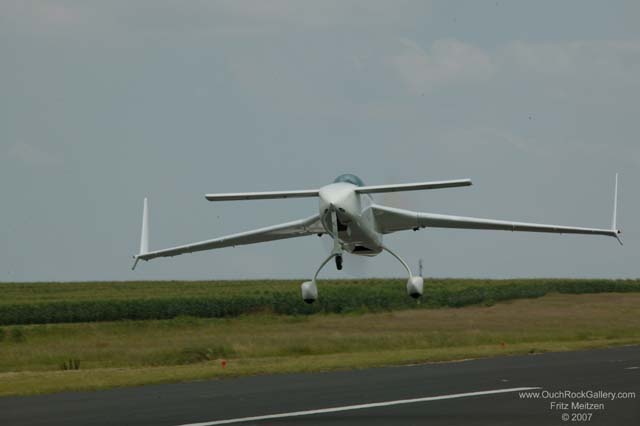A4CW0532_RJ